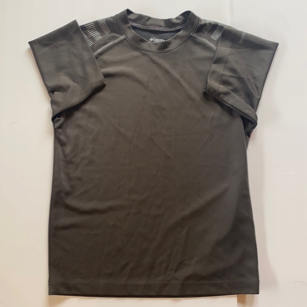 Columbia tee shirt boys gently worn